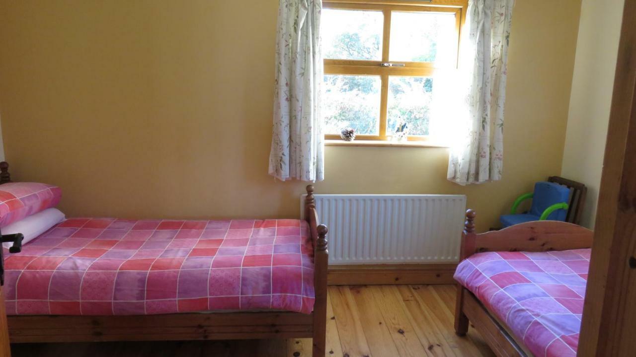 Heatherhill Farm Cottage In Letterfrack Beside Connemara National Park Exteriör bild