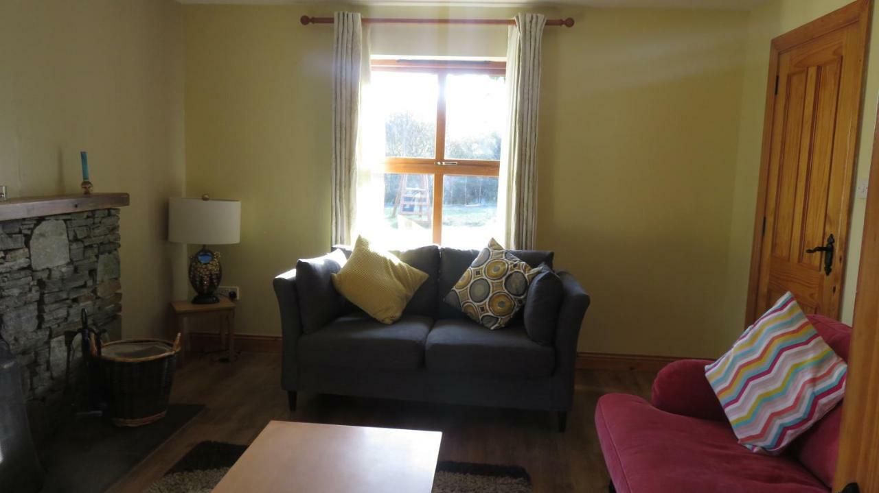 Heatherhill Farm Cottage In Letterfrack Beside Connemara National Park Exteriör bild